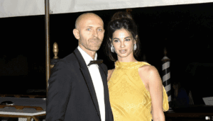 ステファノ・ロッソとフランチェスカ・キッレーミがドレスアップしている写真。